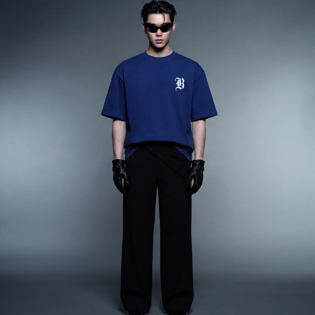 amex-rolex-relax-blue-oversized-t-shirt model front