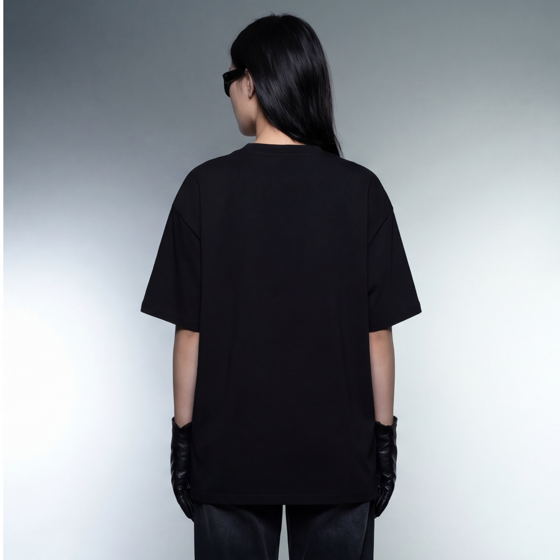 blacklist-black-bear-oversized-t-shirt model back