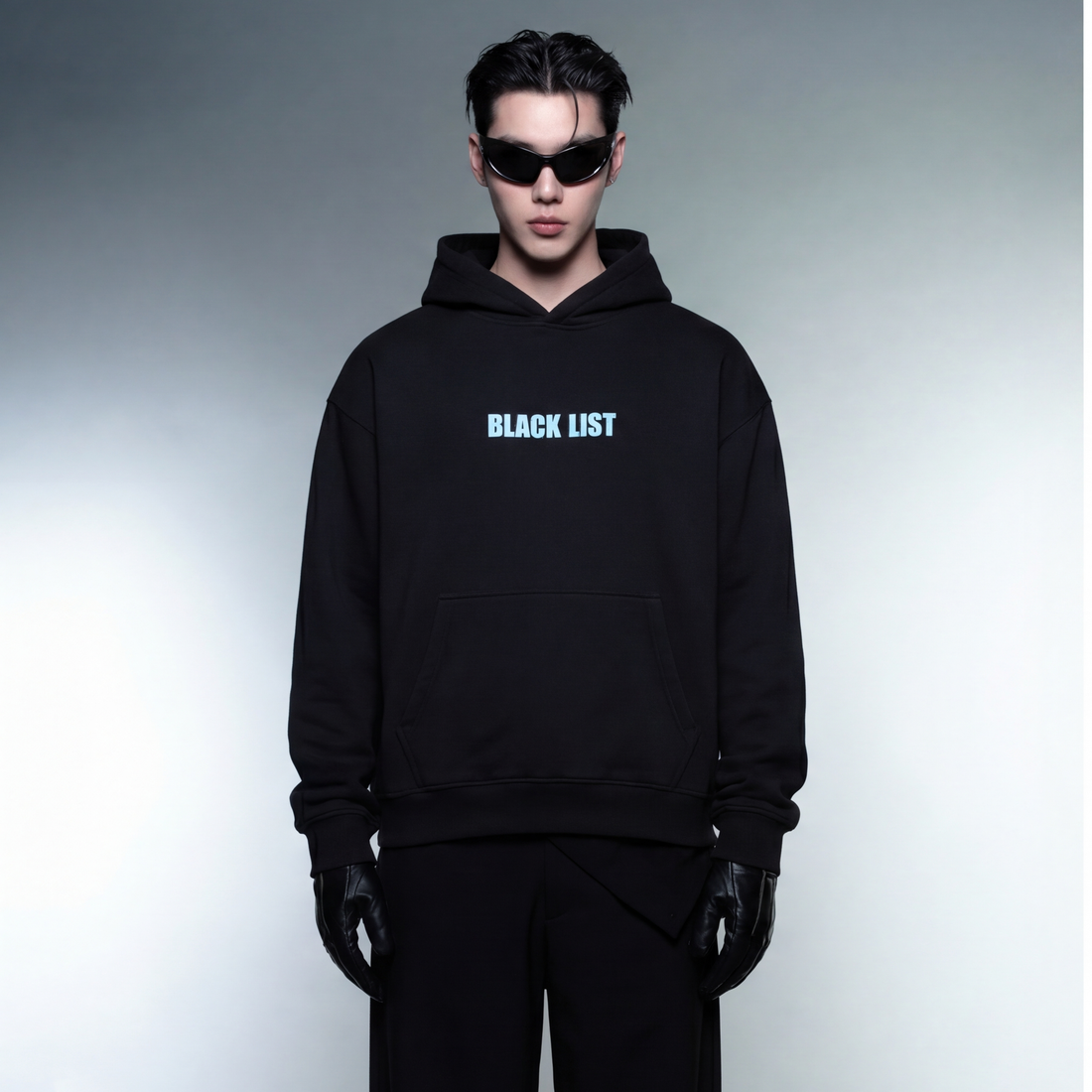 blacklist-crosses-black-basics-oversized-hoodie-2-0-copy model front