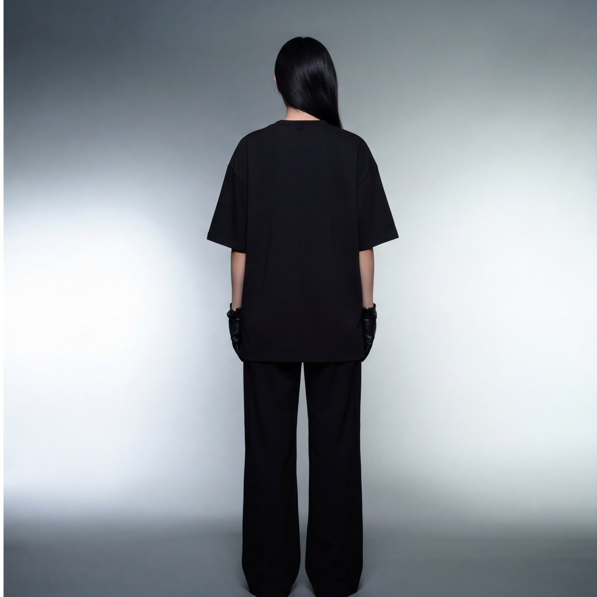 blacklist-devil-s-valentine-tee-black model back