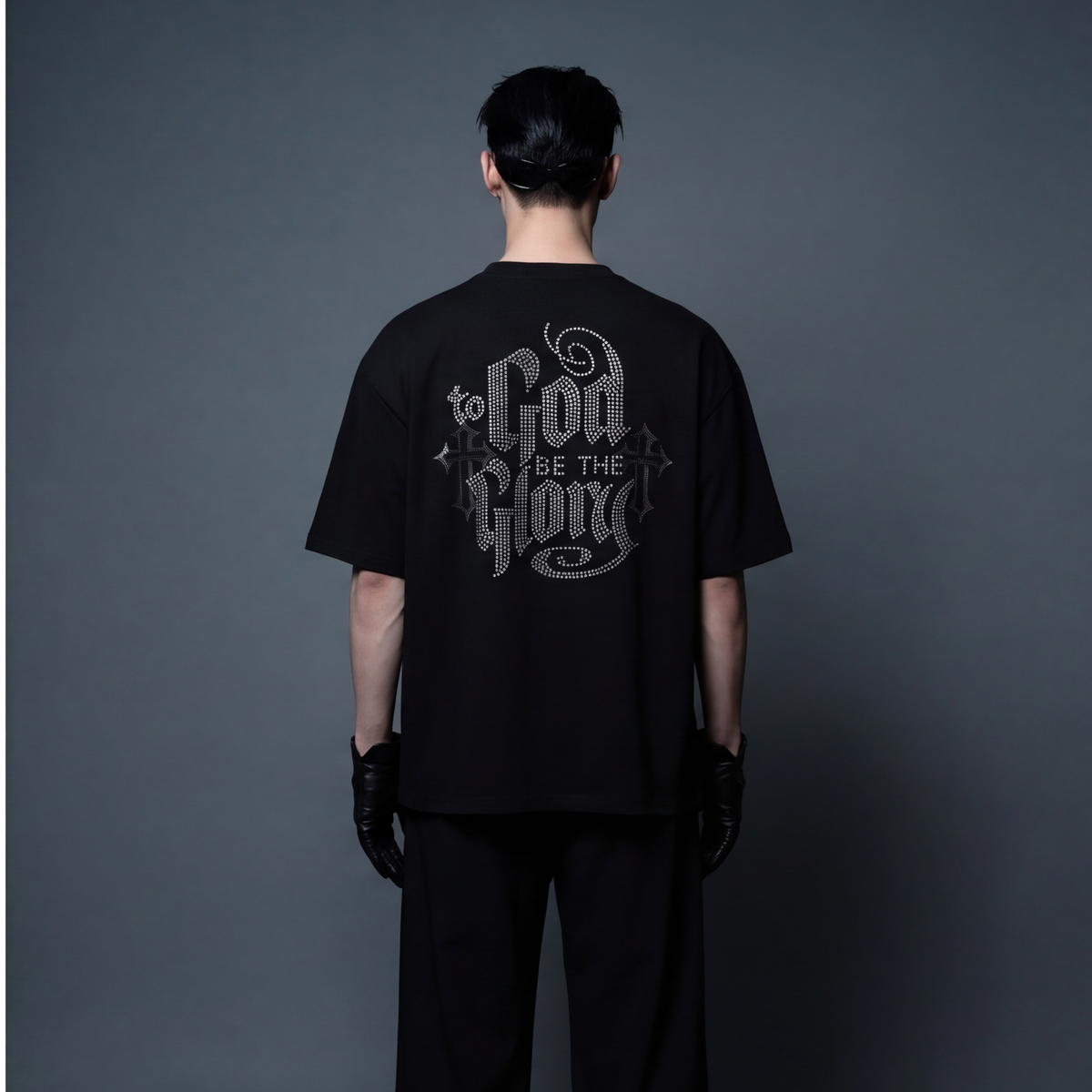 cash-cards-black-oversized-t-shirt-copy-1 model back