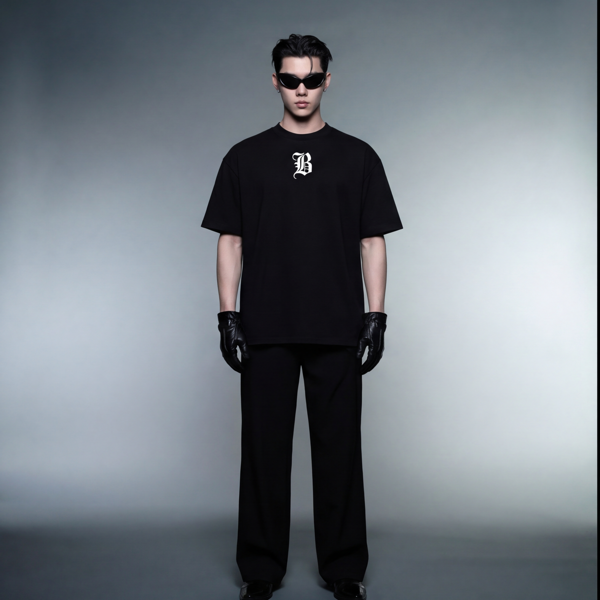 central-cee-tour-black-t-shirt model front