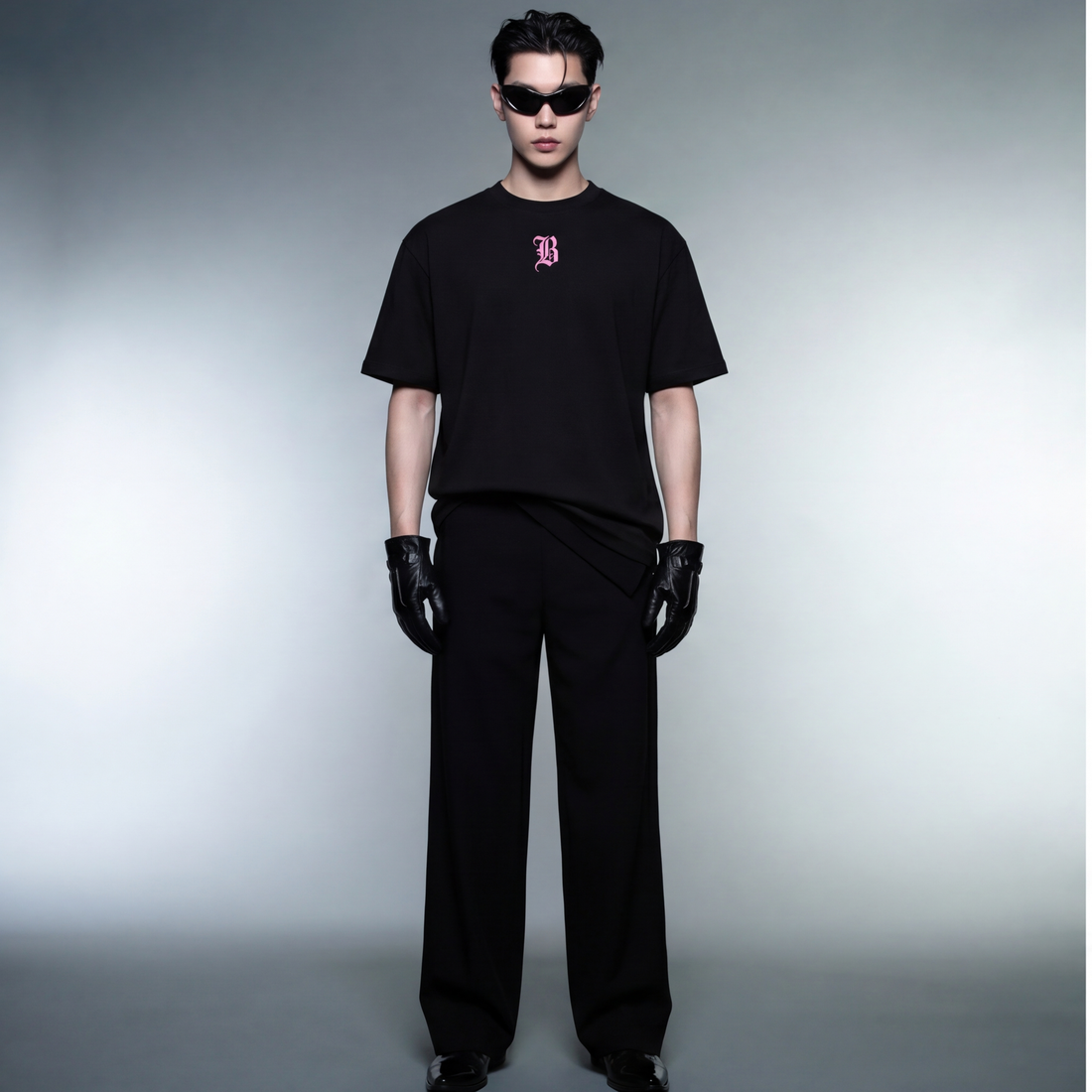 creative-director-blacklist-black-t-shirt model front