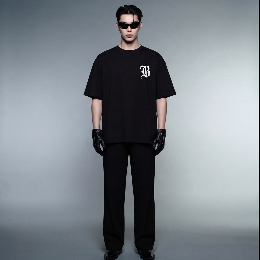 sunday-driving-club-black-oversized-t-shirt model front