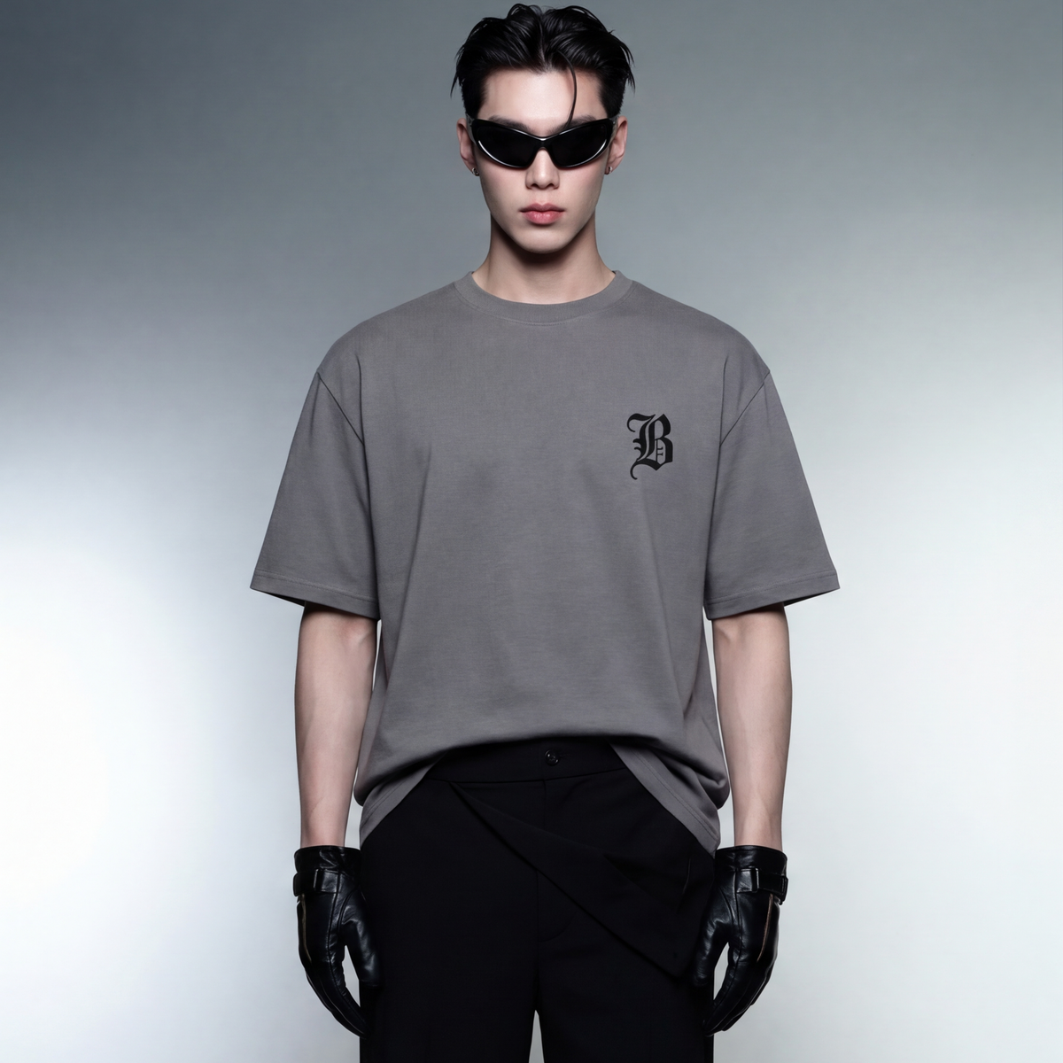 sunday-driving-club-grey-oversized-t-shirt model front