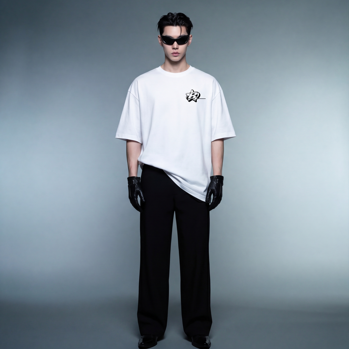 you-love-me-black-oversized-t-shirt-copy model front
